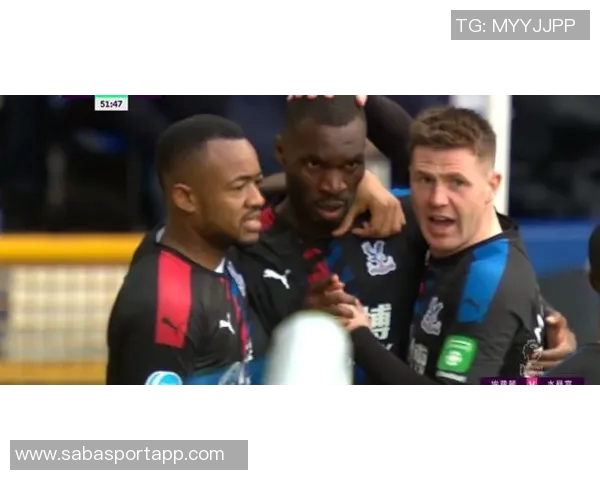 英国业余队前锋比赛中尝试修大灯却因缺工具未能成功