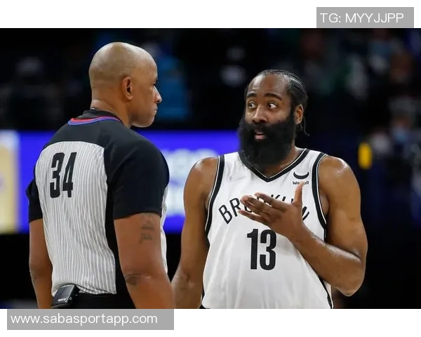 詹姆斯谈NBA球员利用规则造犯规的技巧与策略 詹姆斯谈NBA球员利用规则造犯规的技巧与策略